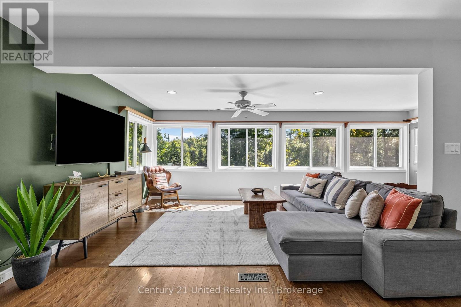 79 Oakridge Road Property Photo 8
