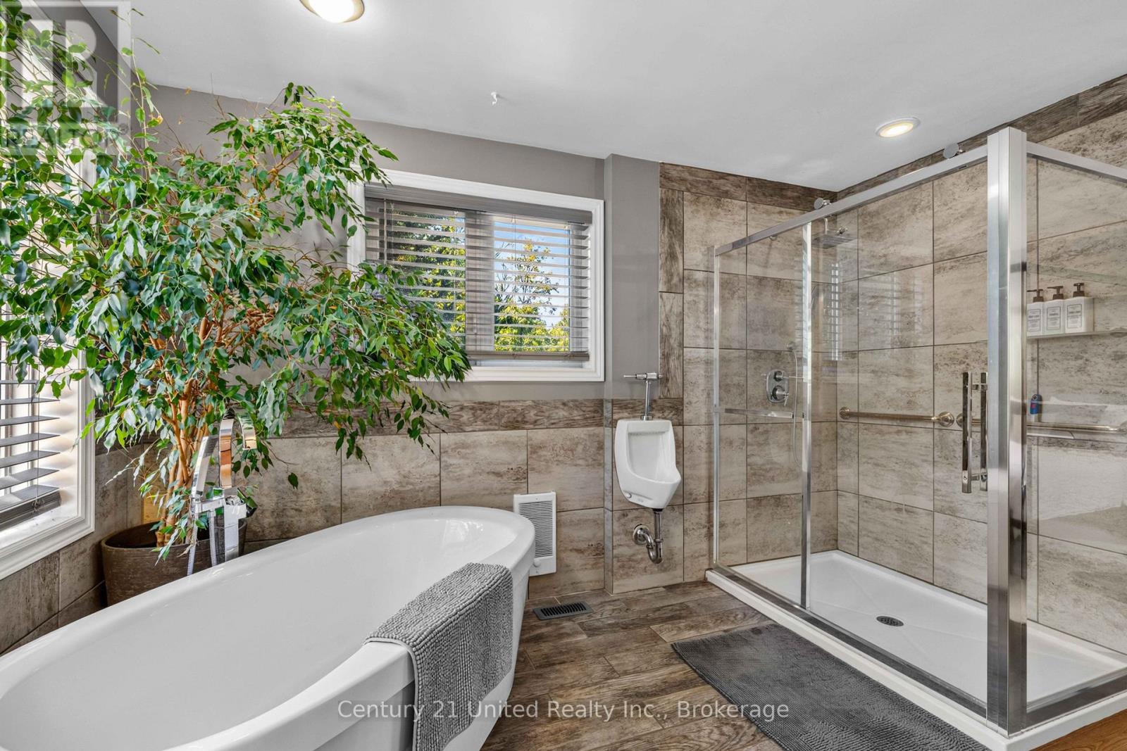 79 Oakridge Road Property Photo 18