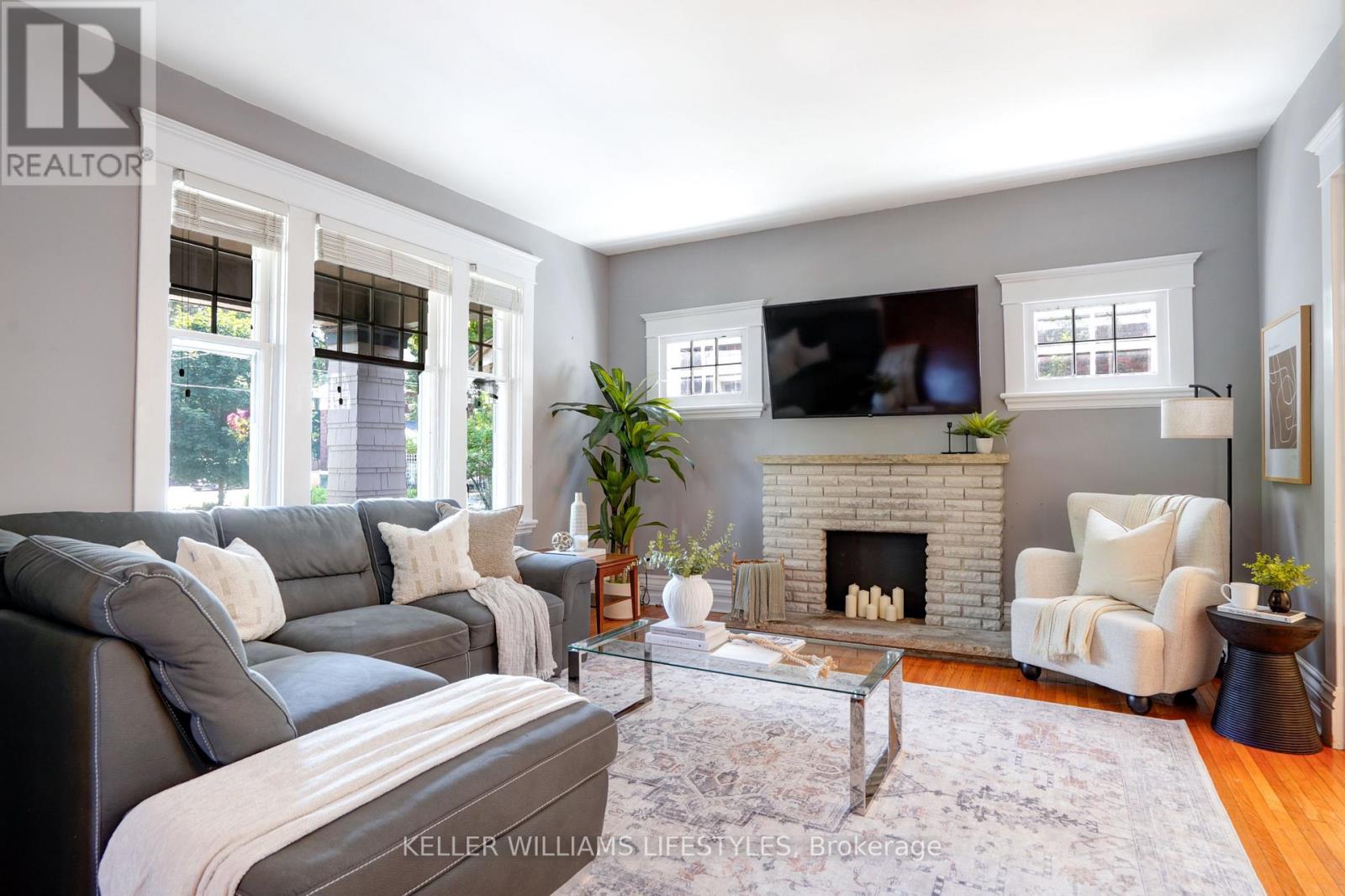 31 Gerrard Street Property Photo 6