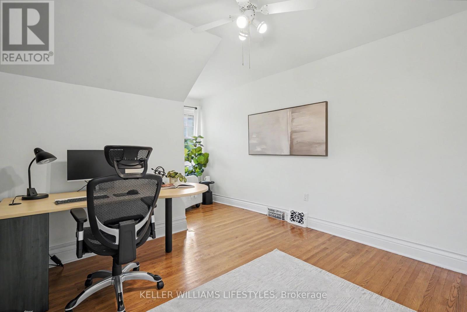 31 Gerrard Street Property Photo 24
