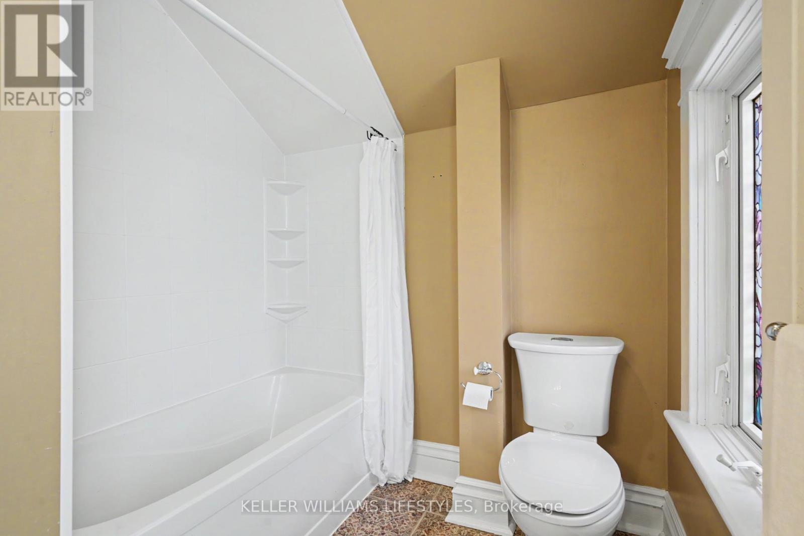 31 Gerrard Street Property Photo 28