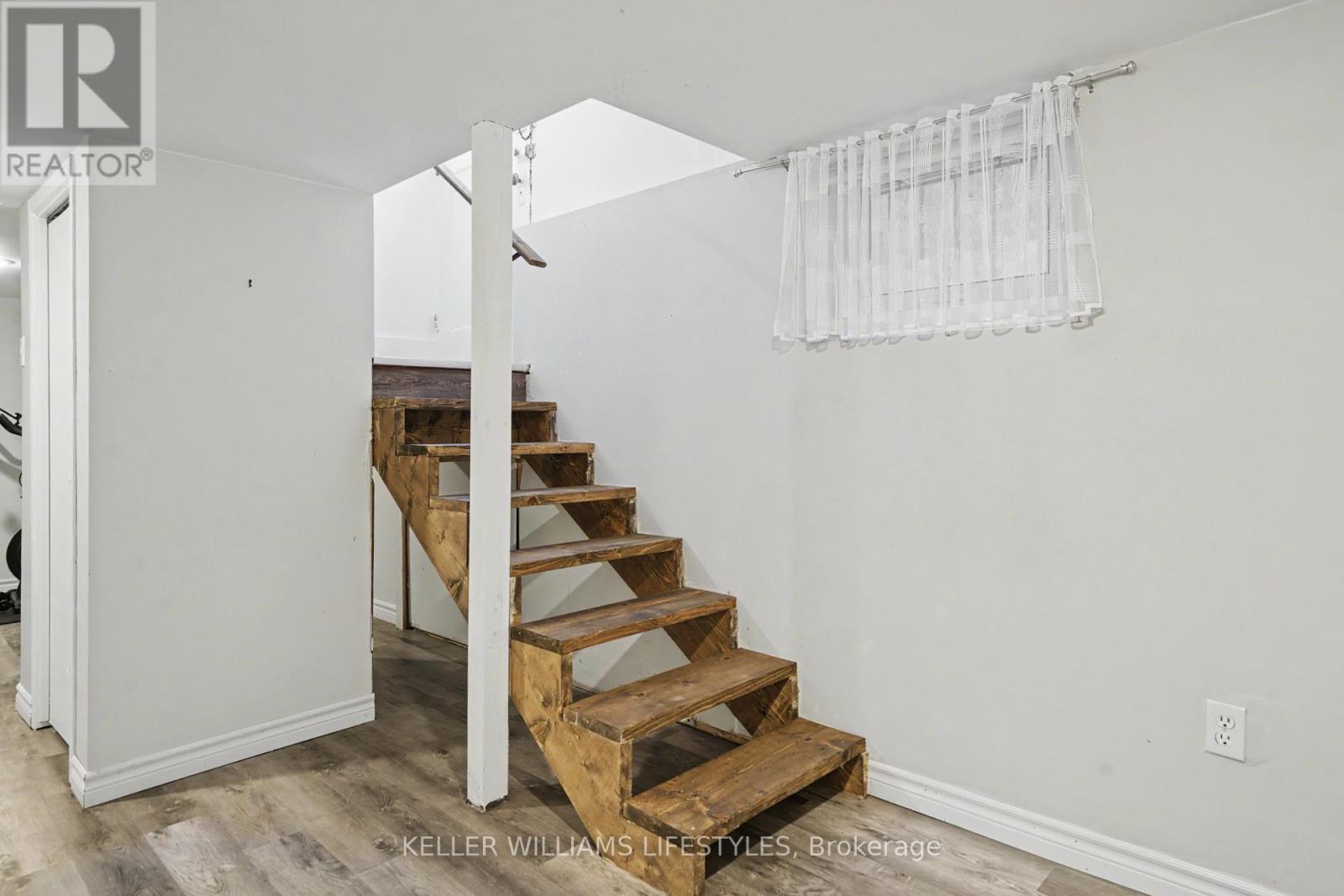 31 Gerrard Street Property Photo 30