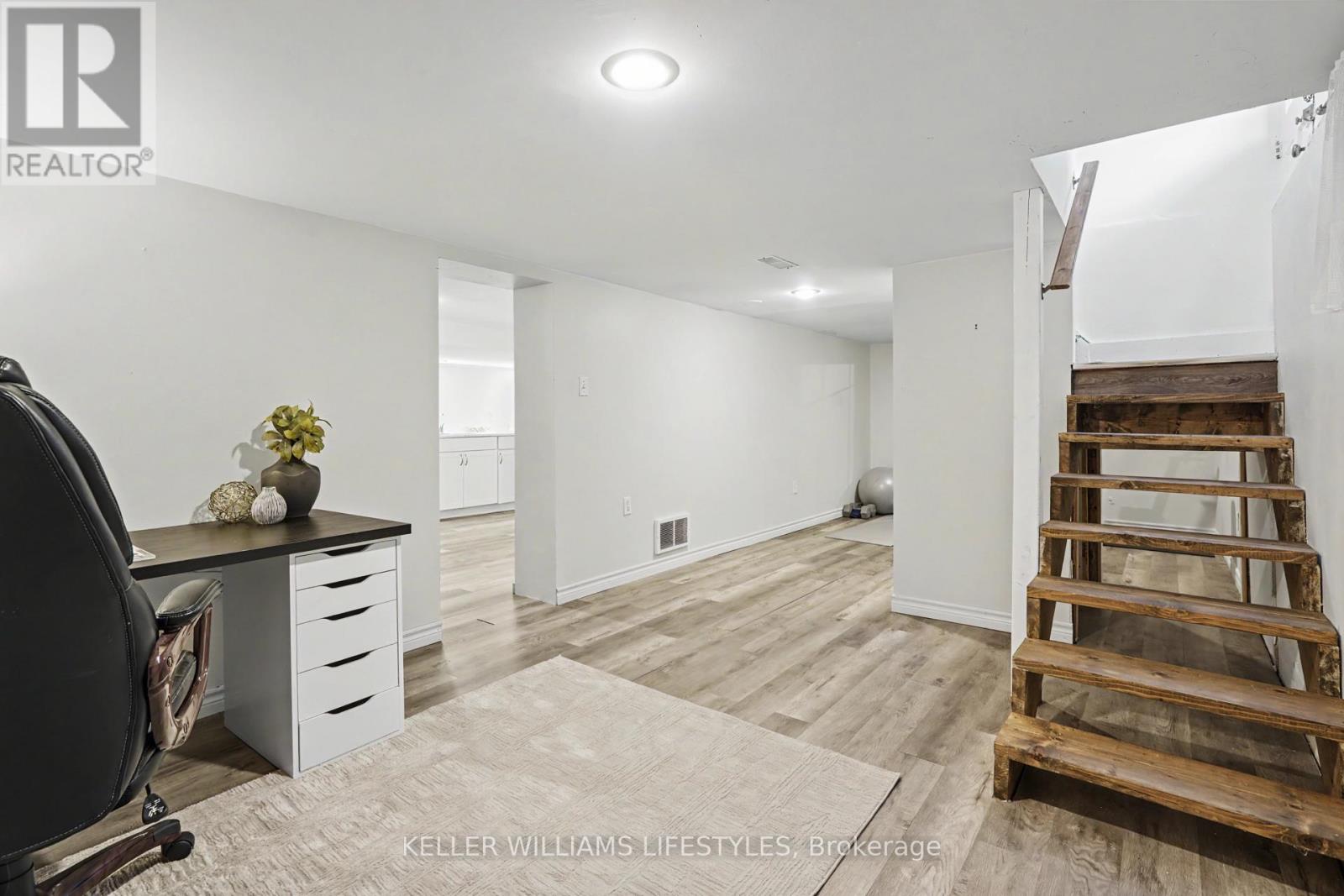 31 Gerrard Street Property Photo 32