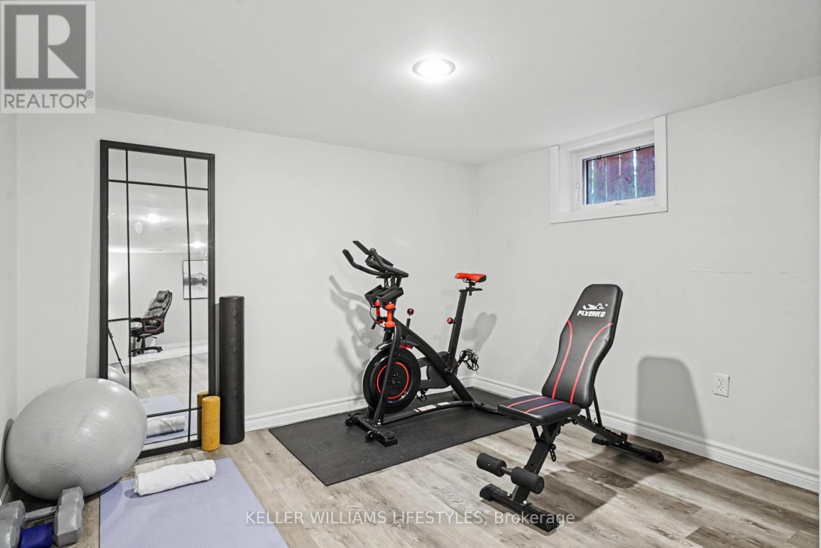 31 Gerrard Street Property Photo 33
