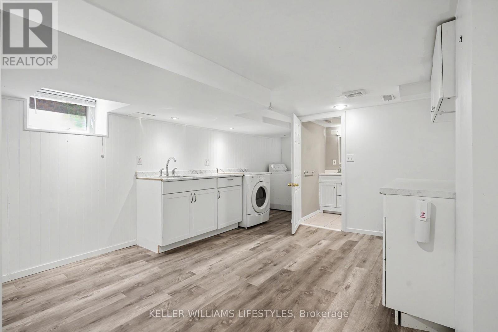 31 Gerrard Street Property Photo 34