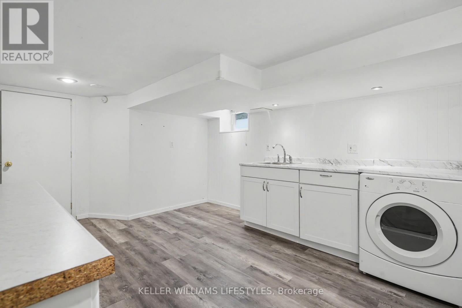 31 Gerrard Street Property Photo 35