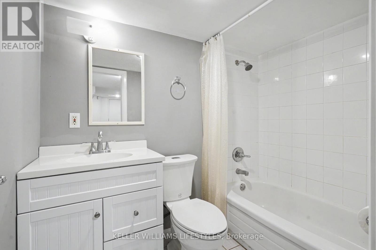 31 Gerrard Street Property Photo 36