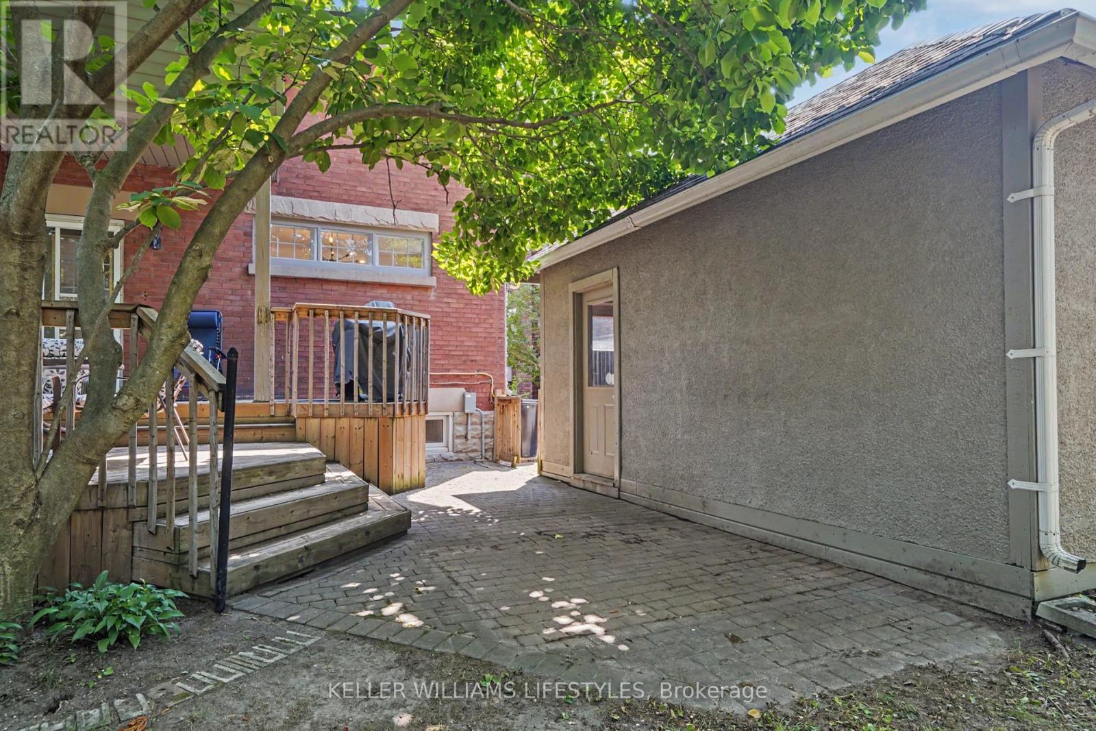 31 Gerrard Street Property Photo 44