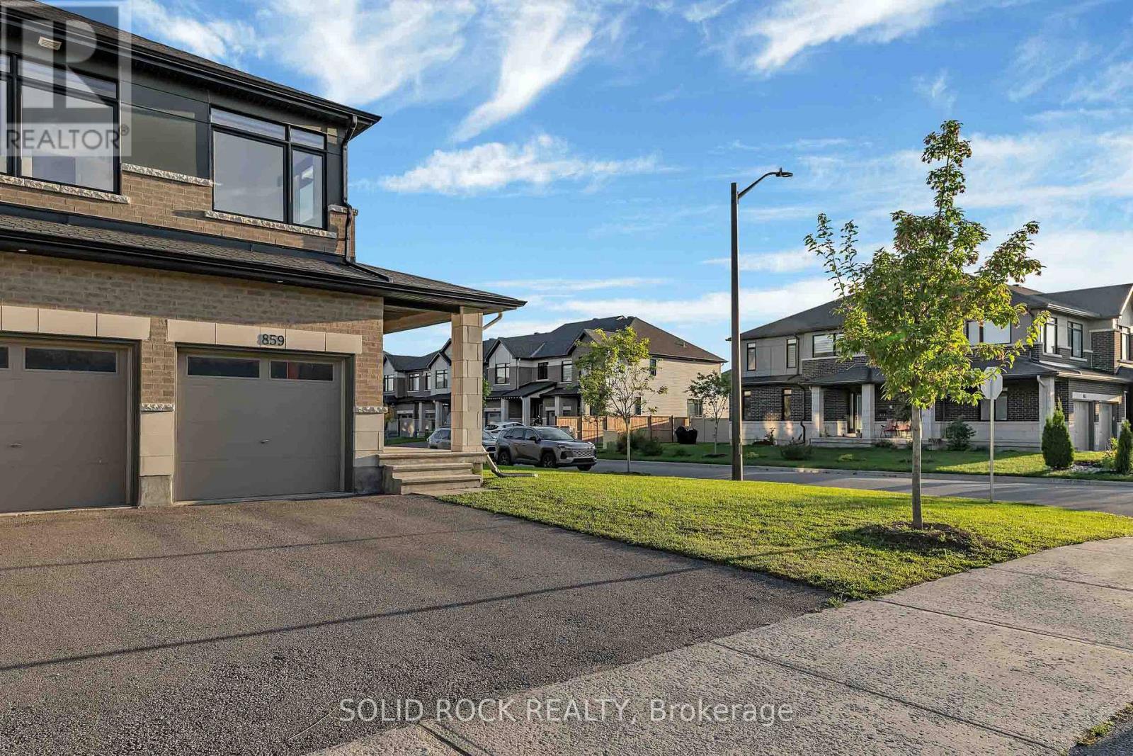 859 Solarium Avenue E Property Photo 2