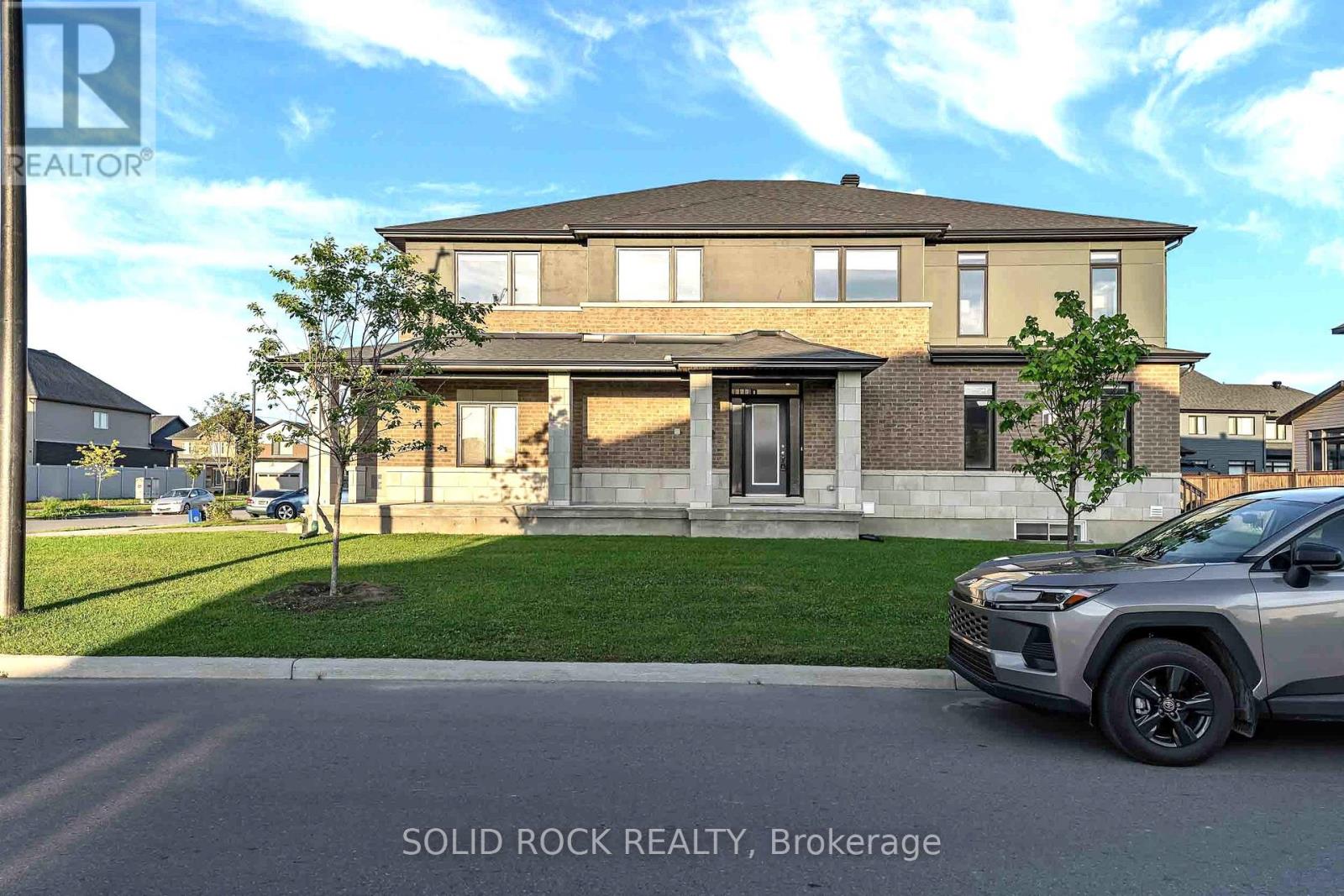859 Solarium Avenue E Property Photo 3