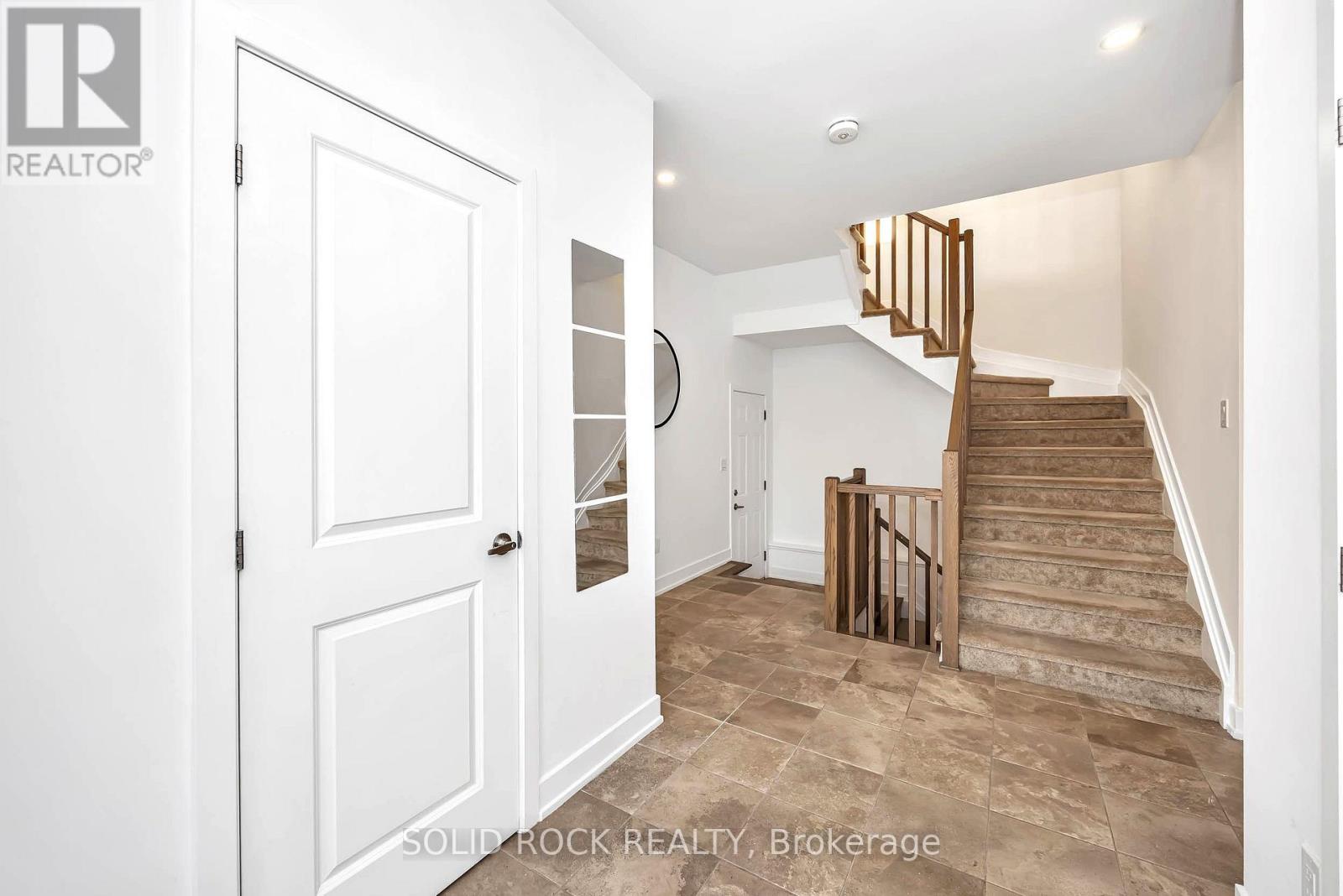 859 Solarium Avenue E Property Photo 5