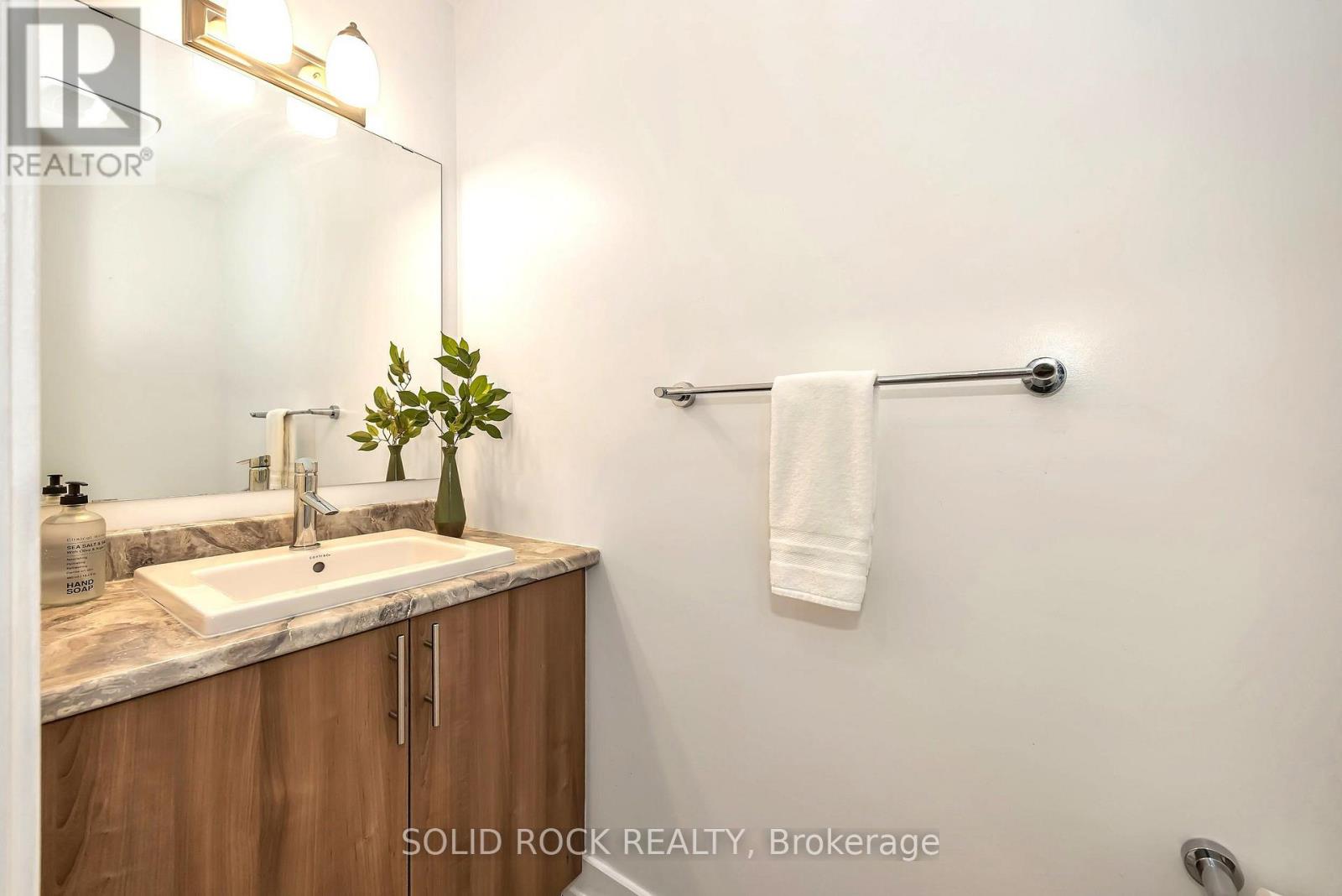 859 Solarium Avenue E Property Photo 16