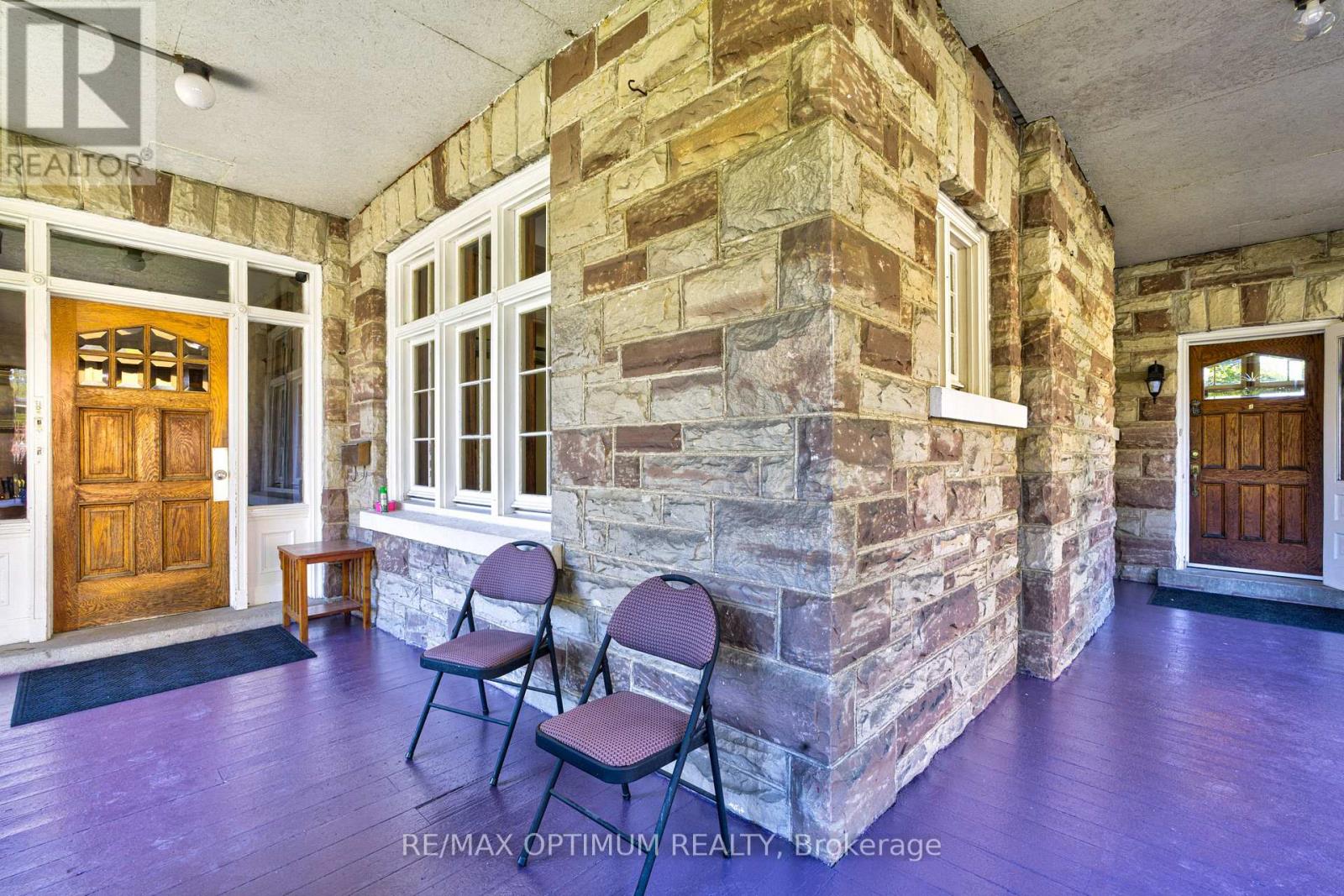 916 Queenston Road Property Photo 6
