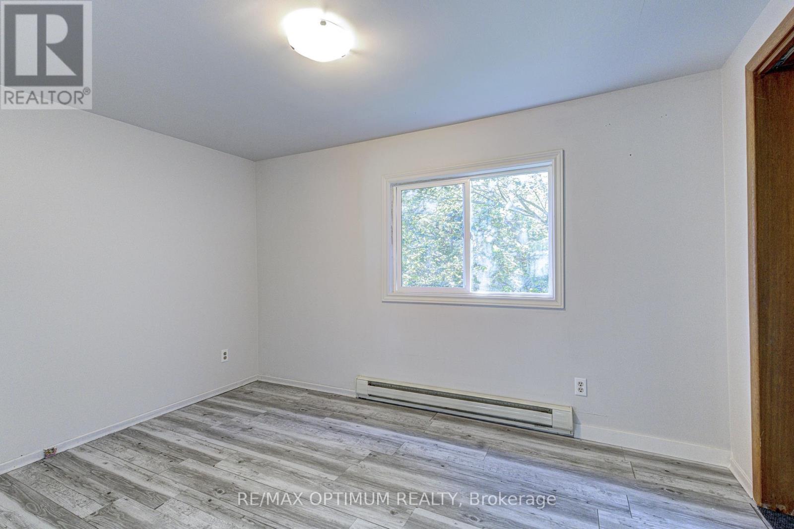 916 Queenston Road Property Photo 35
