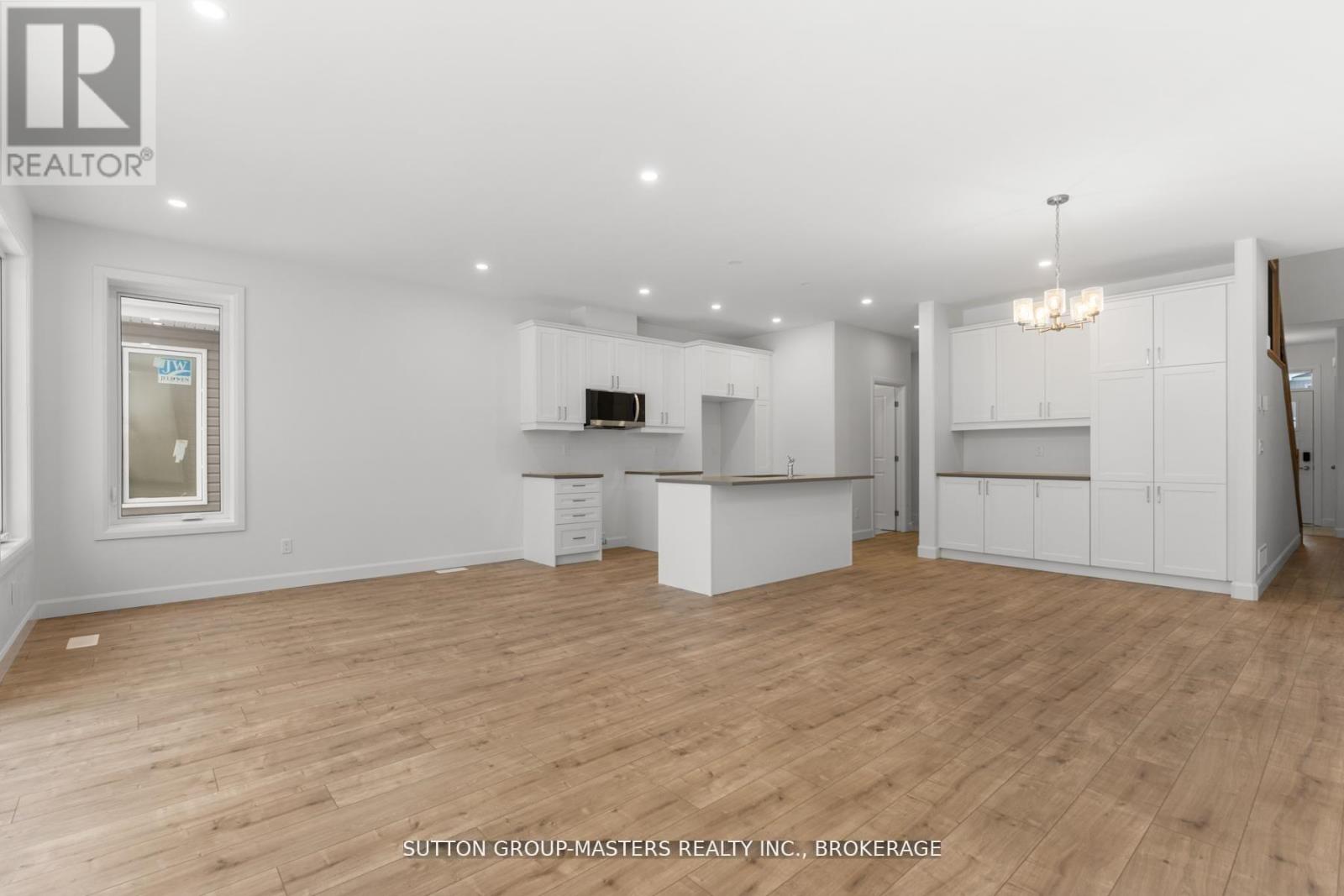 216 Superior Drive Property Photo 8