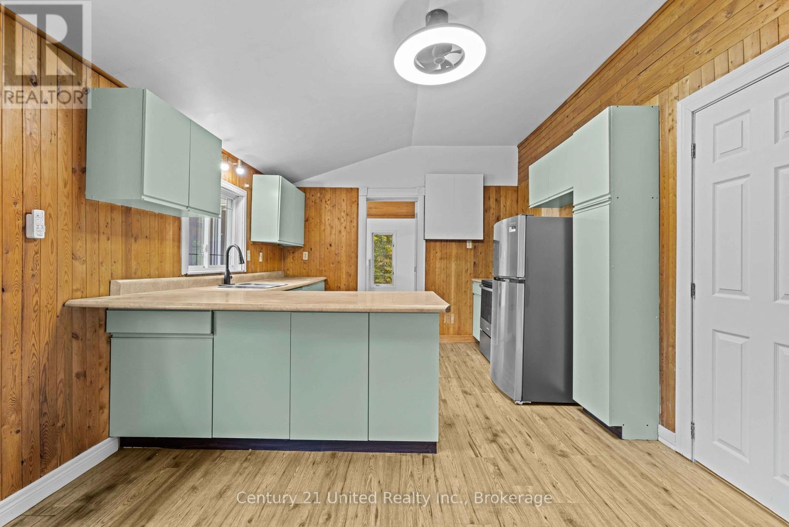 1249 Birchview Road Property Photo 11