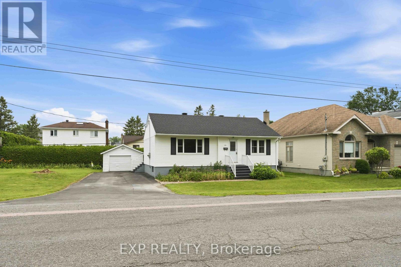 1613 Queensdale Avenue Property Photo 2