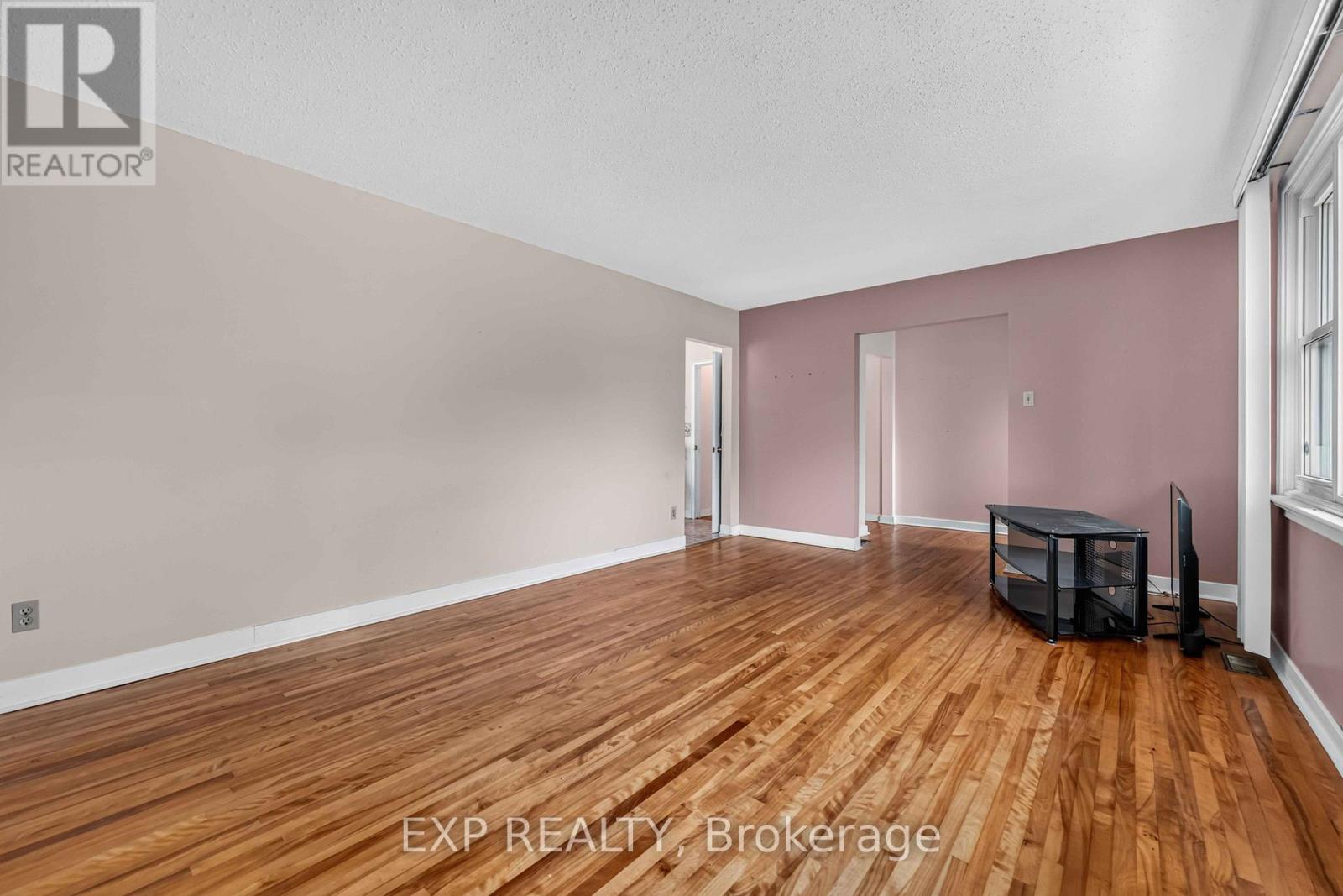1613 Queensdale Avenue Property Photo 8