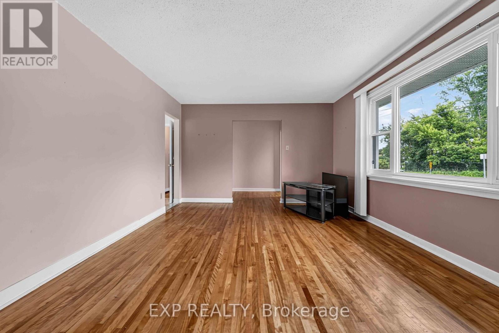 1613 Queensdale Avenue Property Photo 9