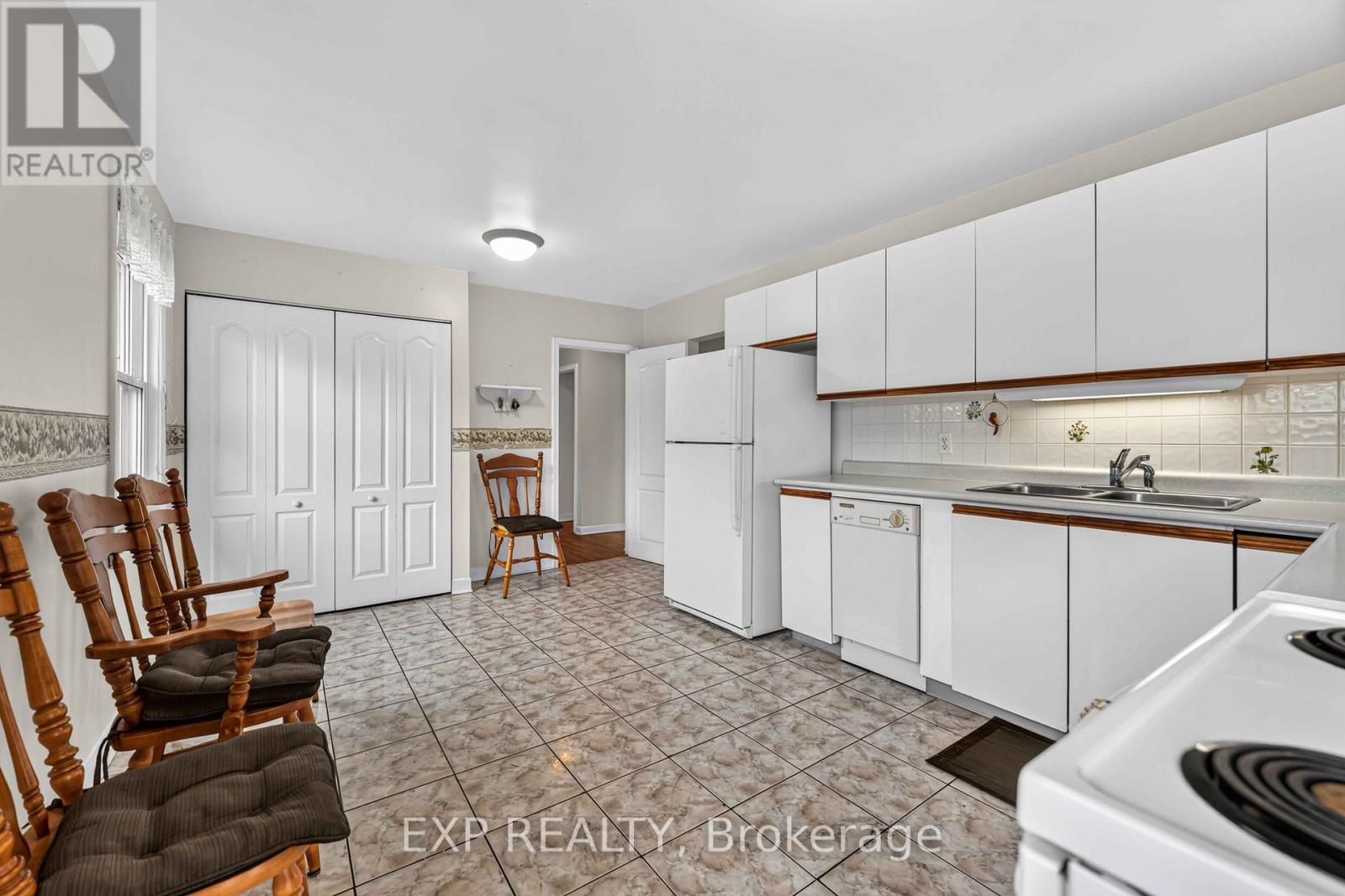 1613 Queensdale Avenue Property Photo 10