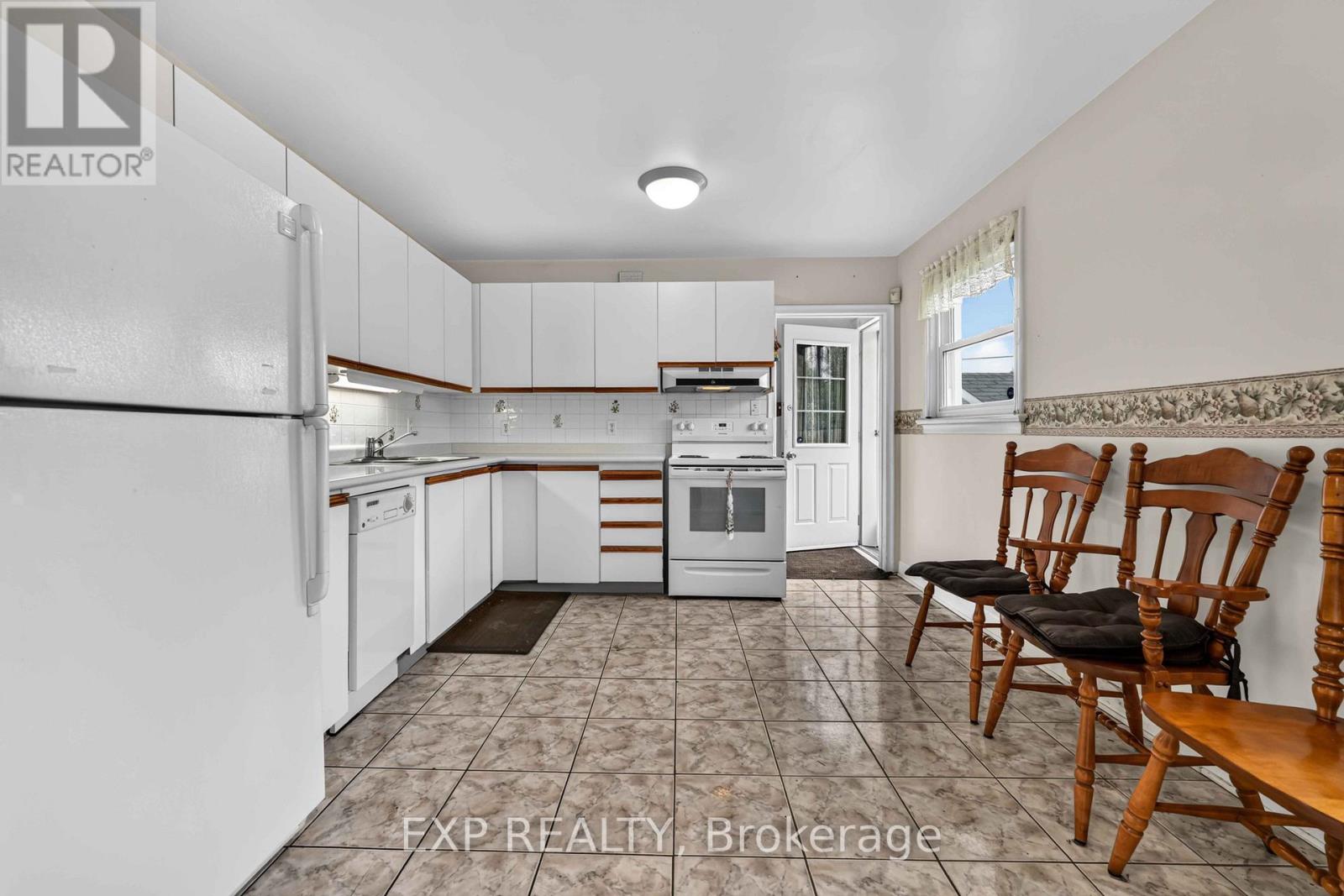 1613 Queensdale Avenue Property Photo 12