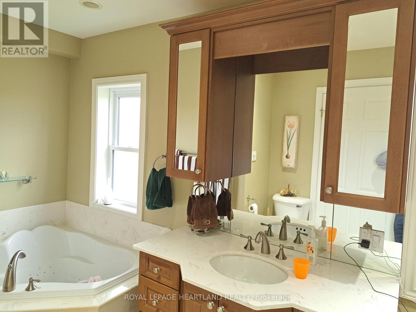 39132 Mount Carmel Drive Property Photo 18
