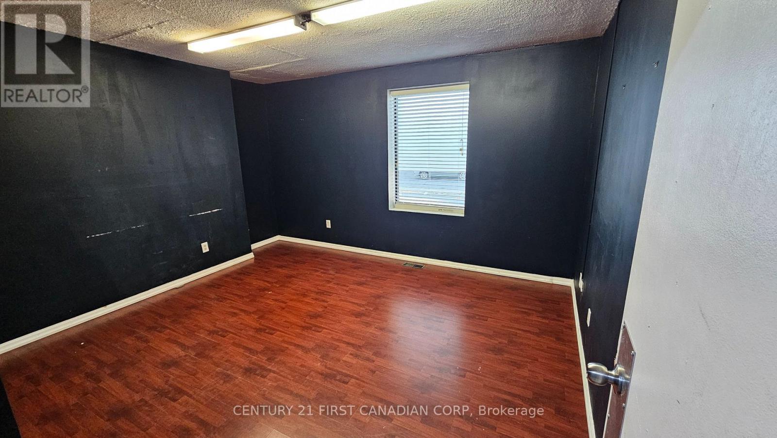 89 Wharncliffe Road N Property Photo 4