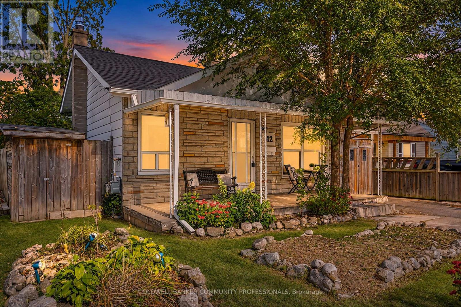 42 Sanderson Street Property Photo 1