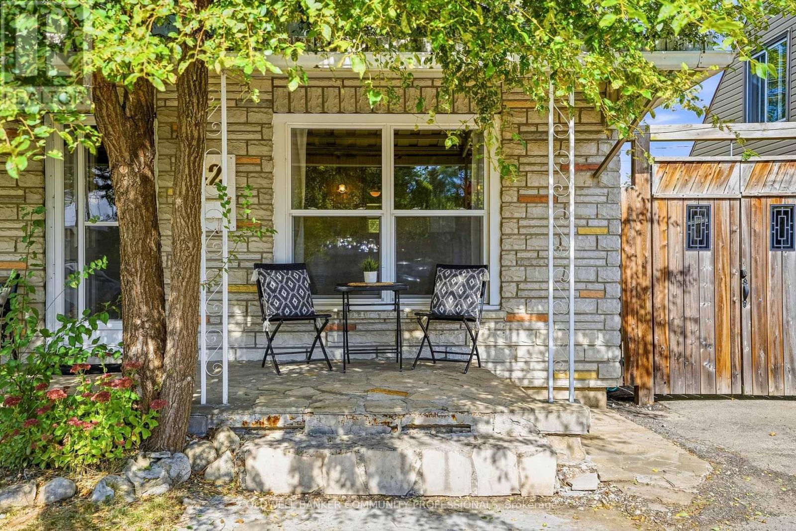 42 Sanderson Street Property Photo 6