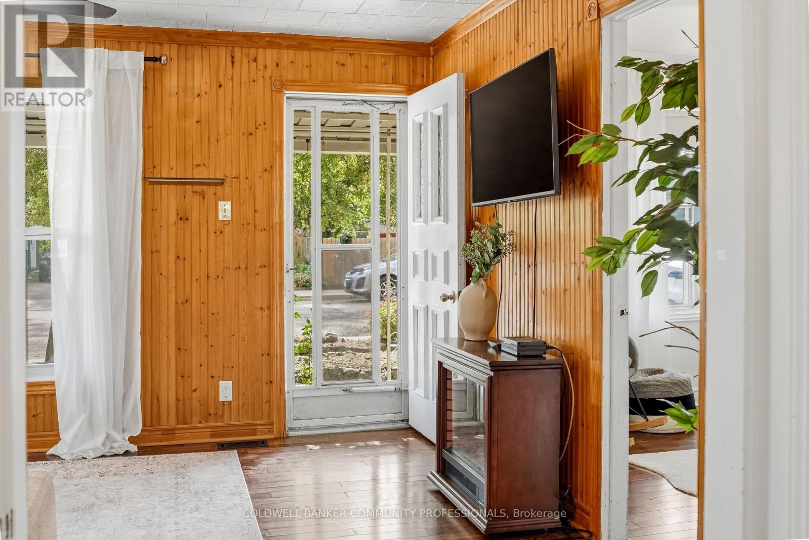 42 Sanderson Street Property Photo 8