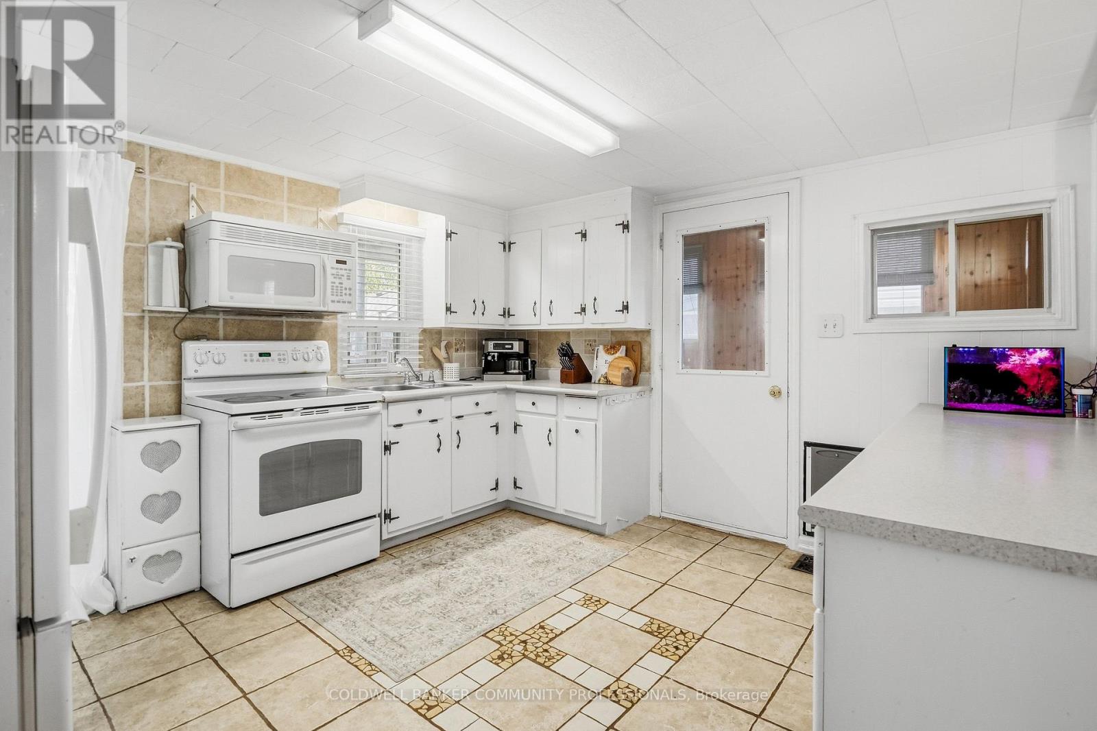 42 Sanderson Street Property Photo 18