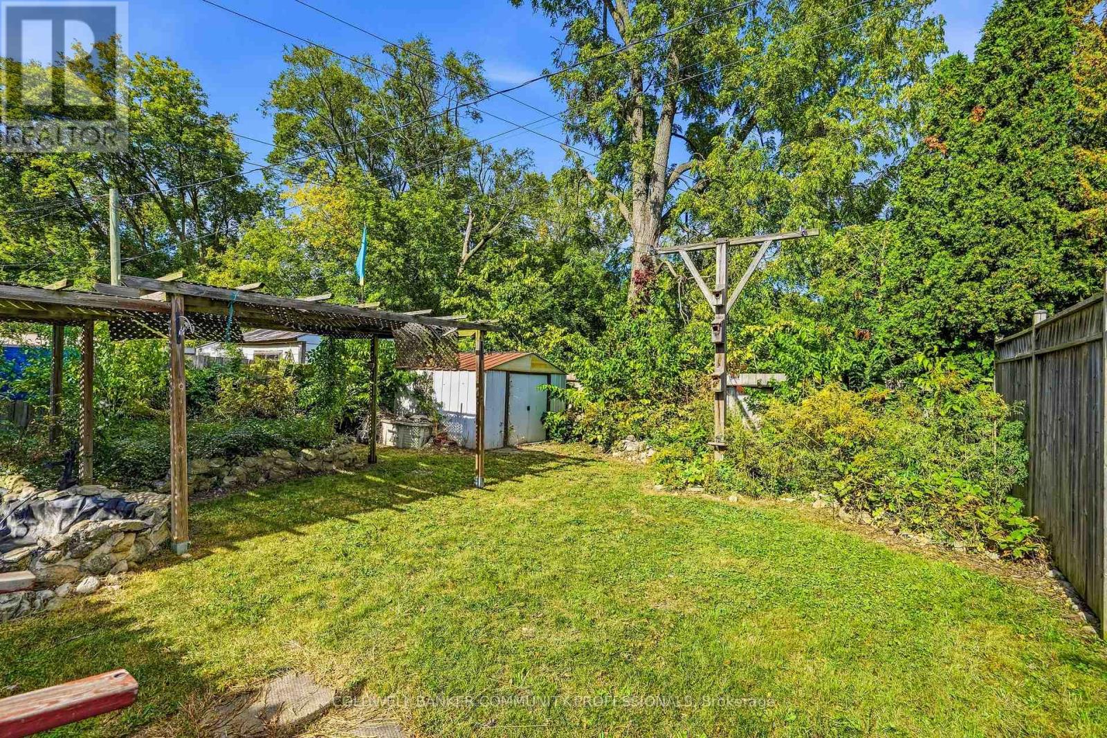 42 Sanderson Street Property Photo 35