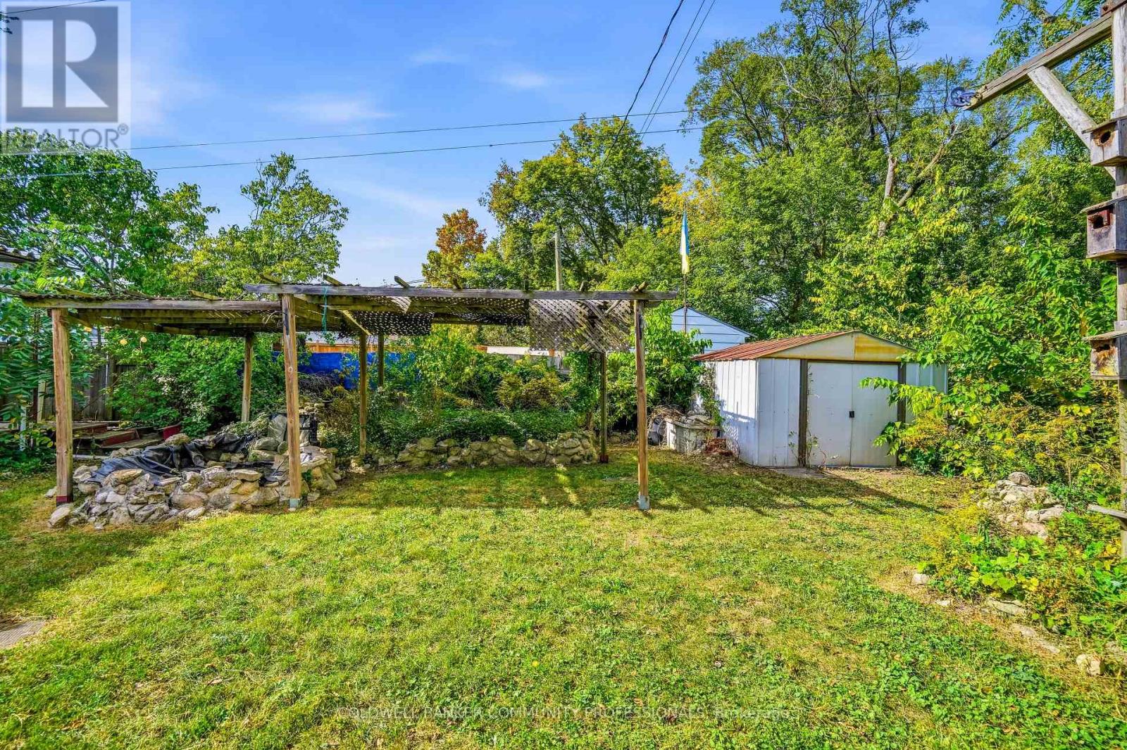 42 Sanderson Street Property Photo 36