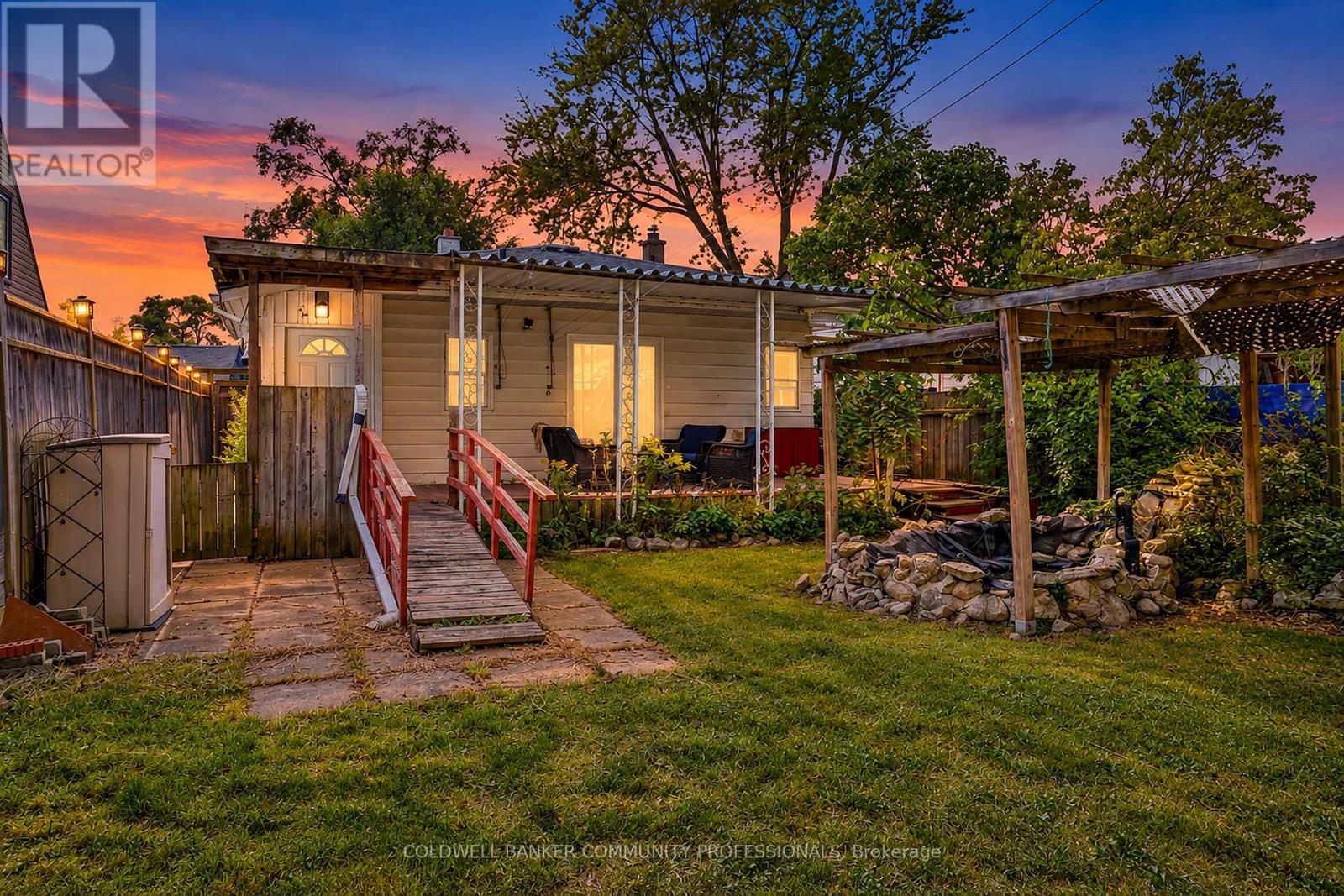 42 Sanderson Street Property Photo 38