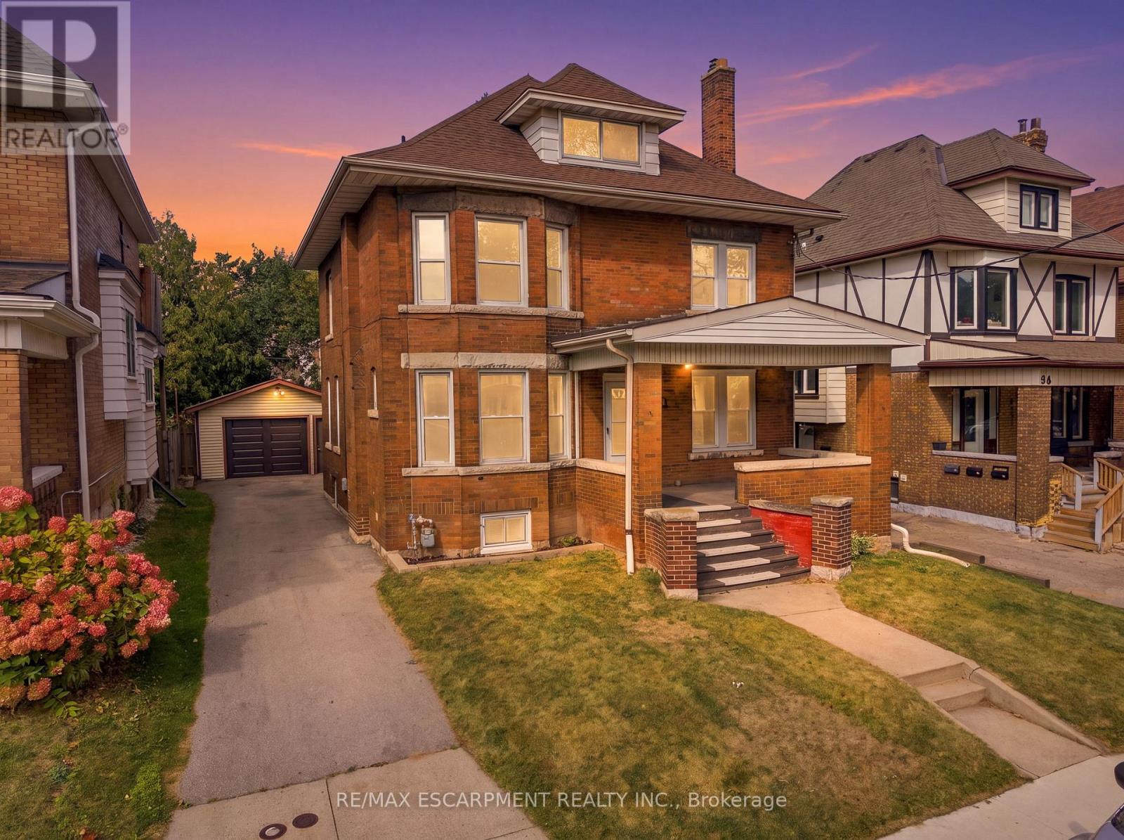 100 Balsam Avenue S Photo de la propriété 1