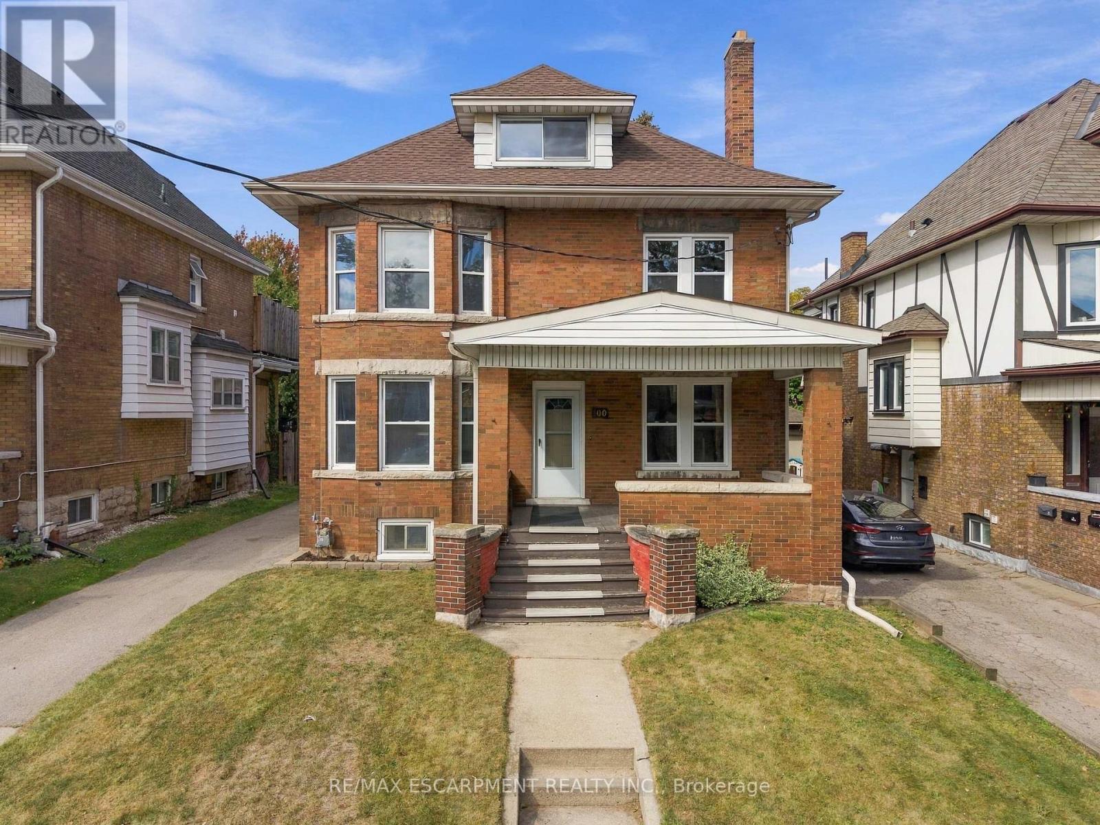 100 Balsam Avenue S Property Photo 2