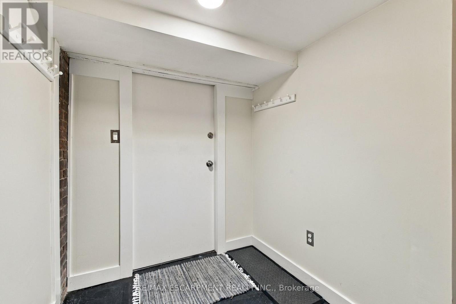 100 Balsam Avenue S Property Photo 5