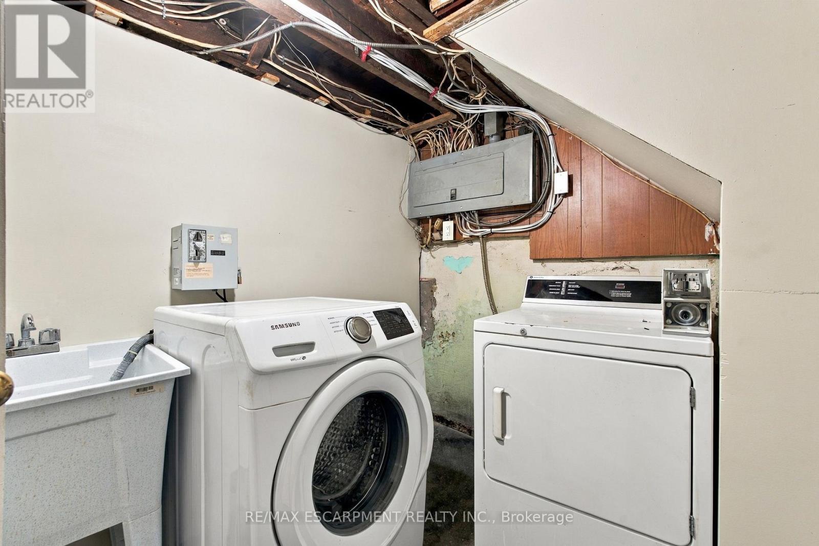 100 Balsam Avenue S Property Photo 13