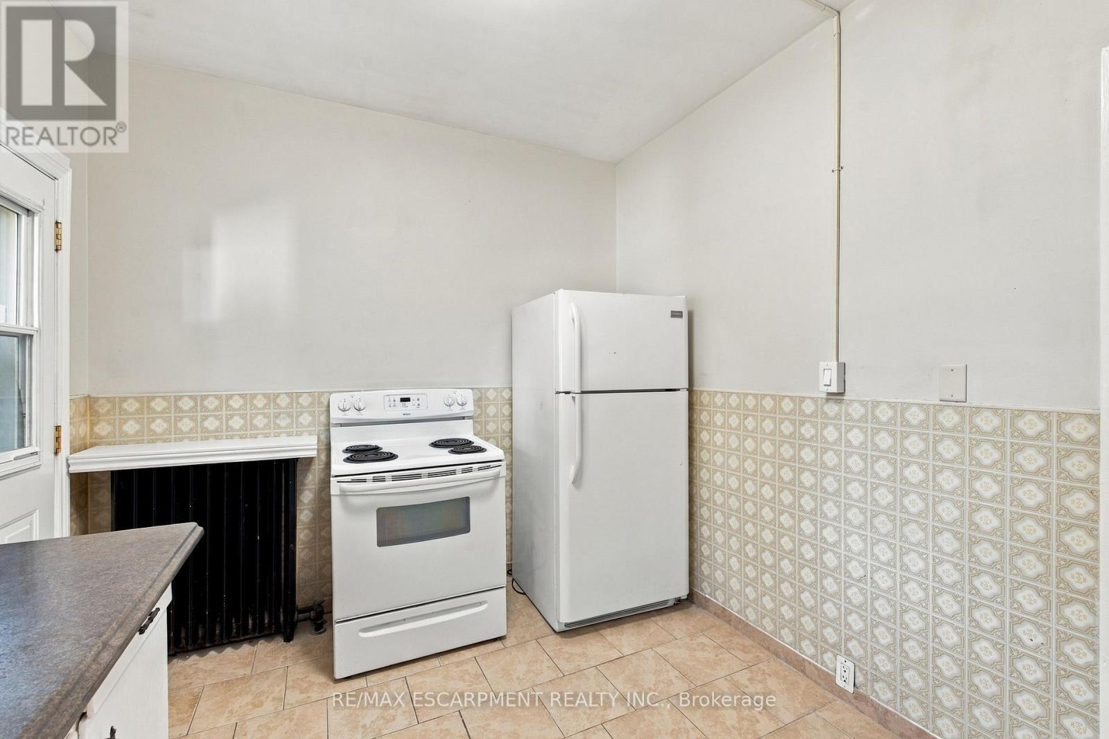 100 Balsam Avenue S Property Photo 23