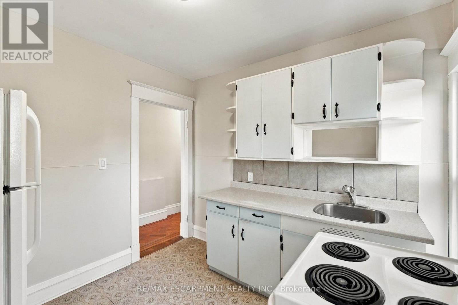 100 Balsam Avenue S Property Photo 26