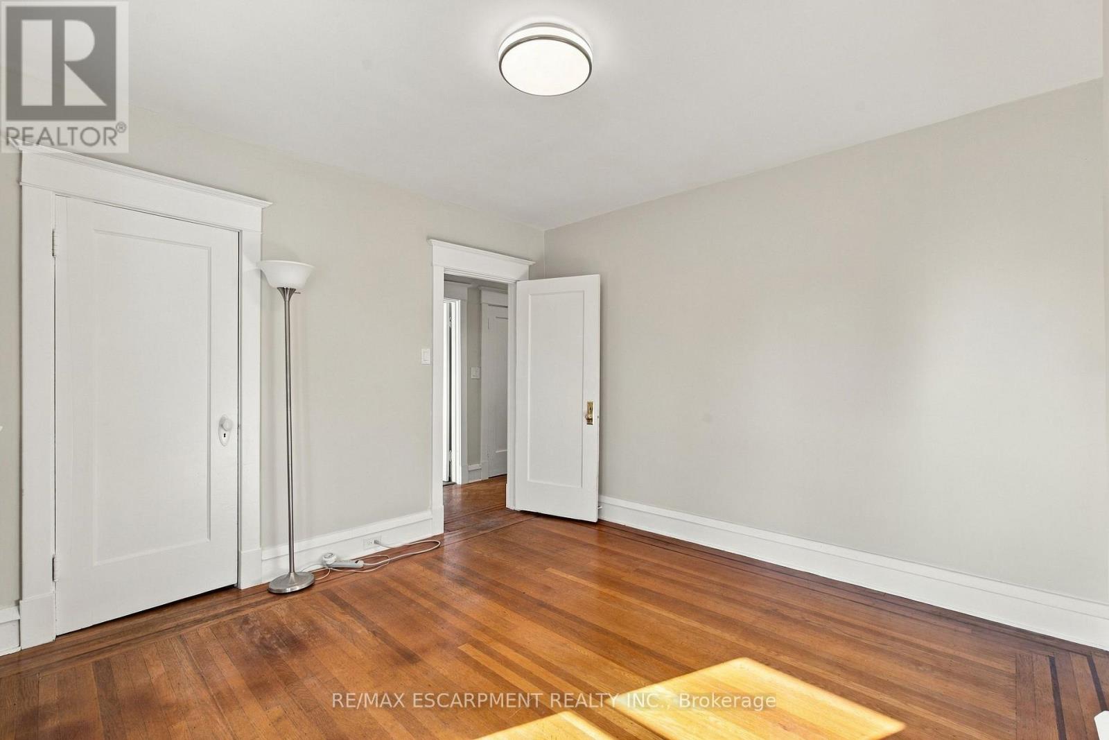 100 Balsam Avenue S Property Photo 28