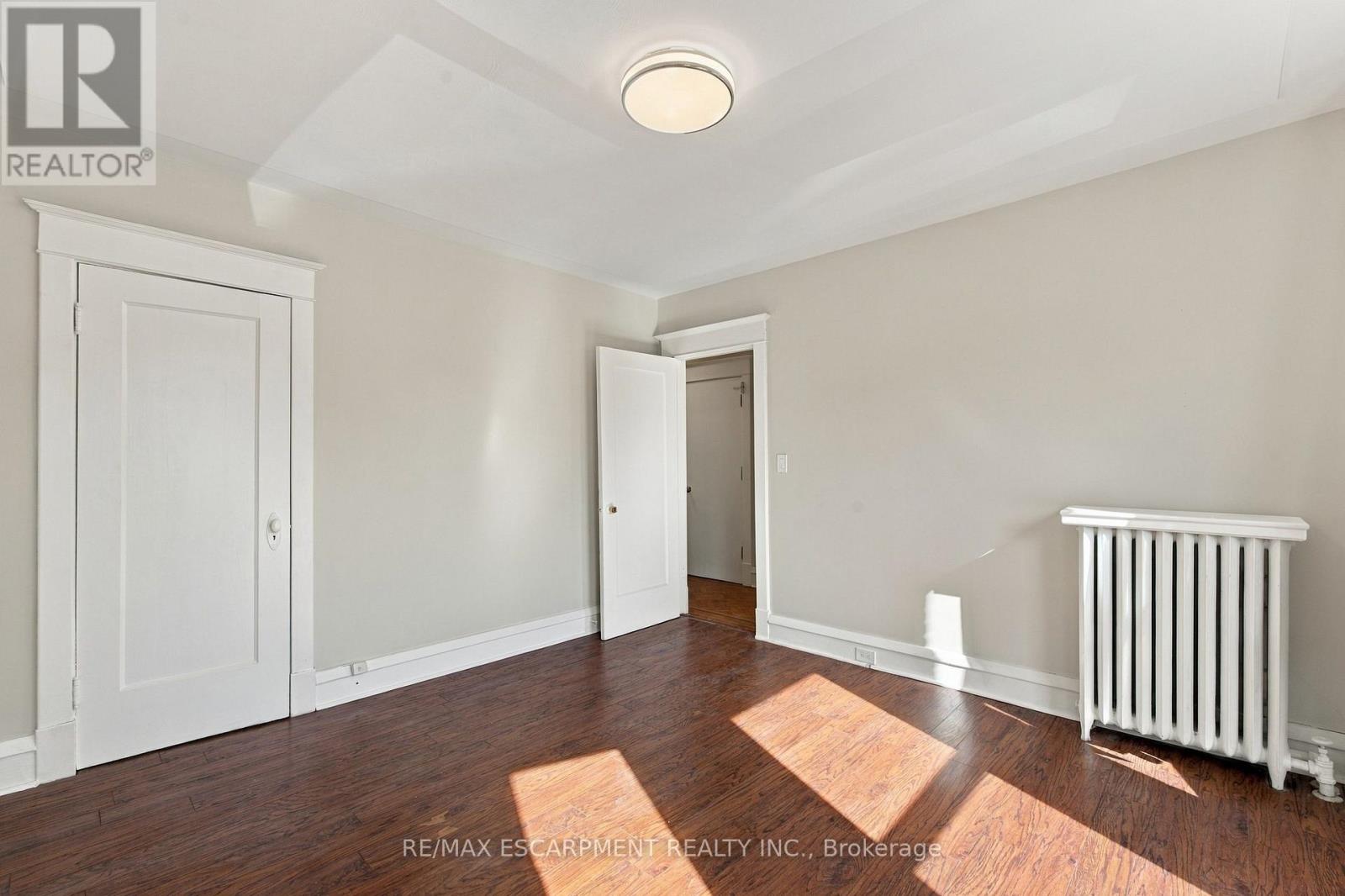 100 Balsam Avenue S Property Photo 31