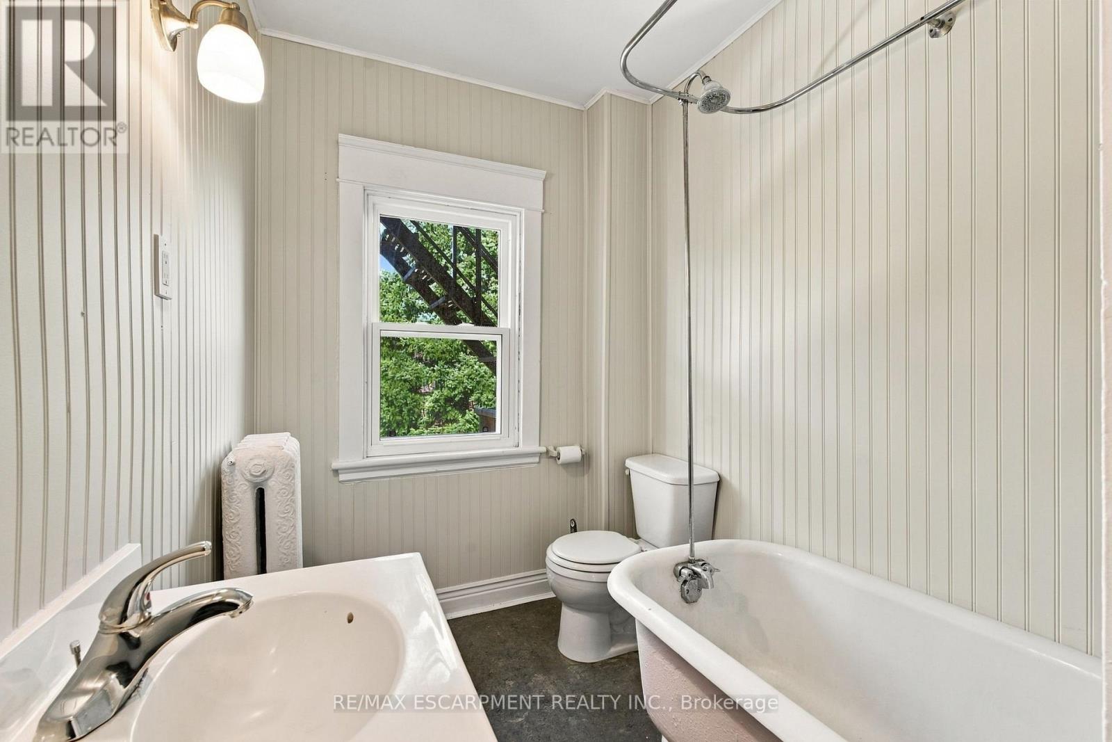 100 Balsam Avenue S Property Photo 34