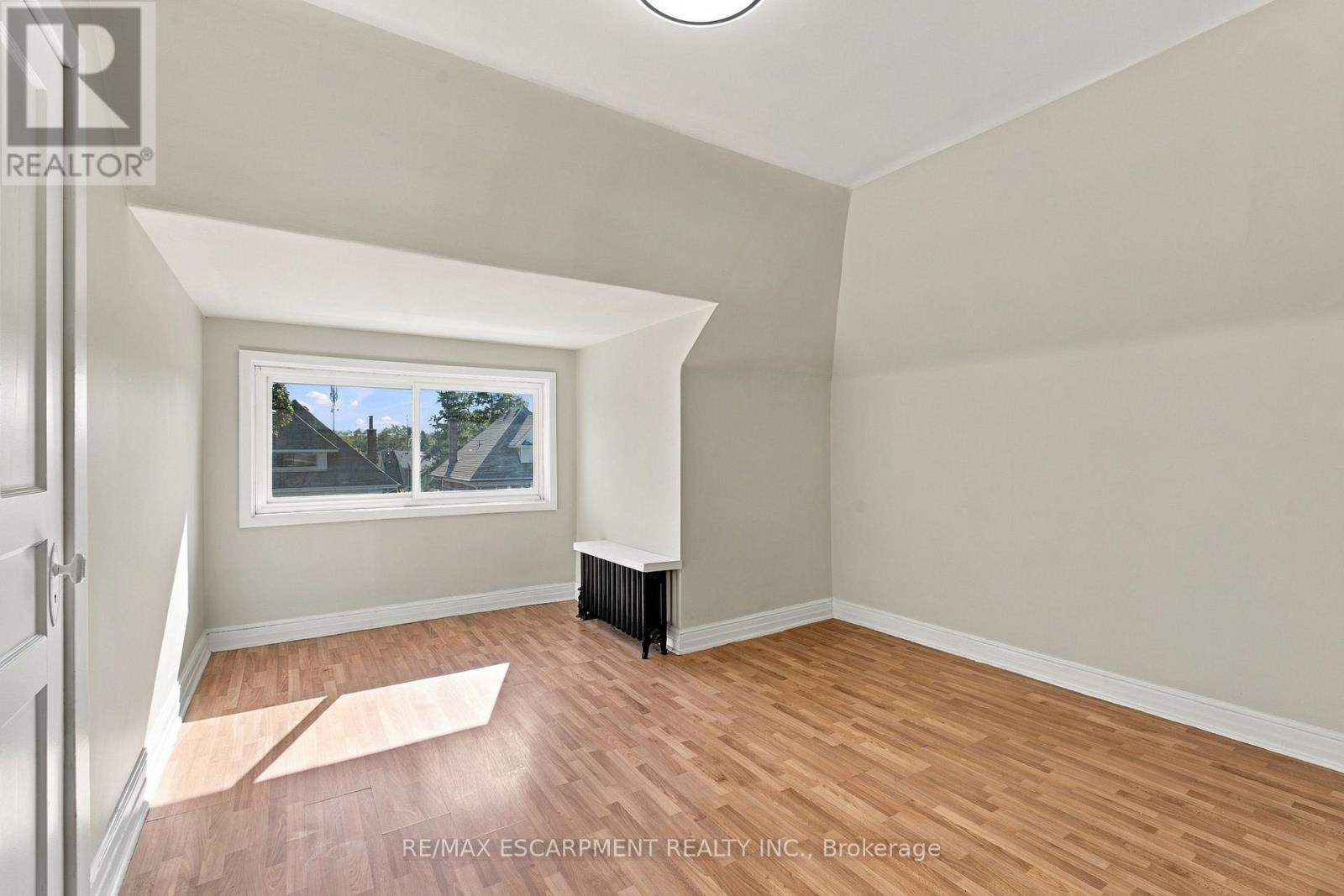 100 Balsam Avenue S Property Photo 39