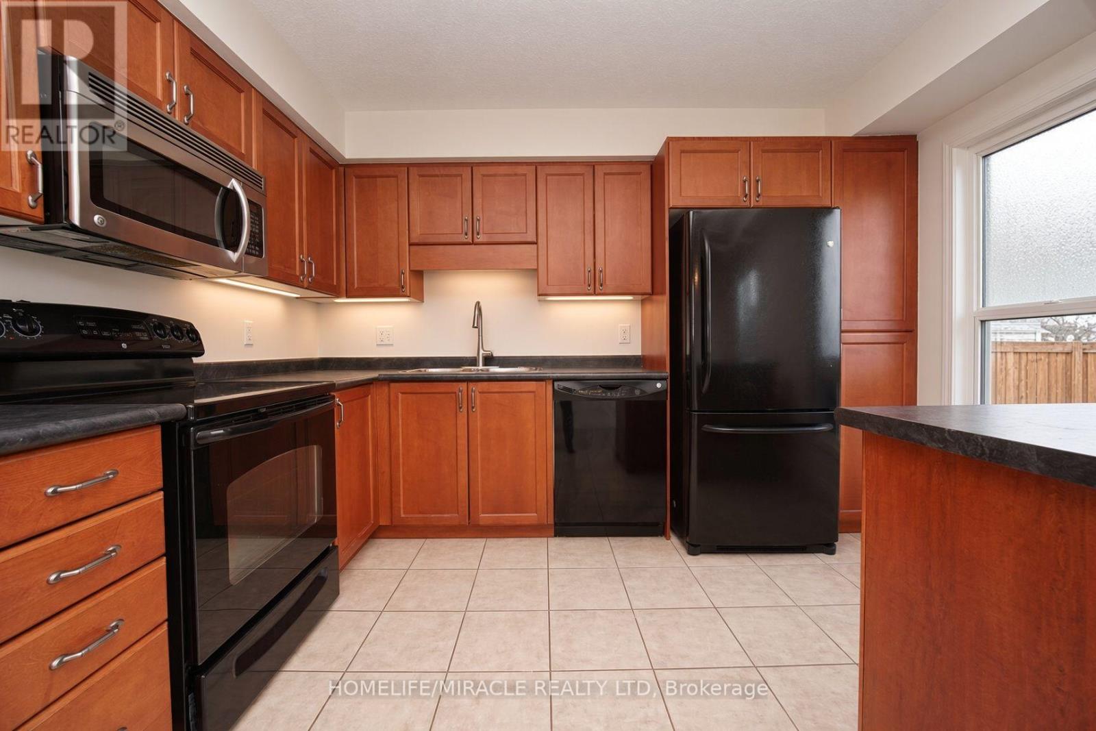 250 Parkvale Drive Property Photo 6