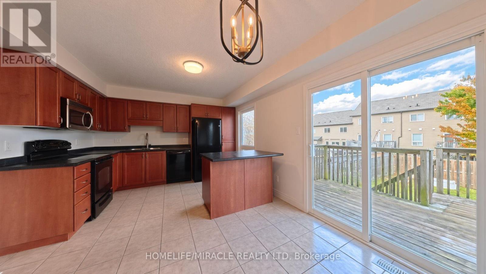 250 Parkvale Drive Property Photo 9