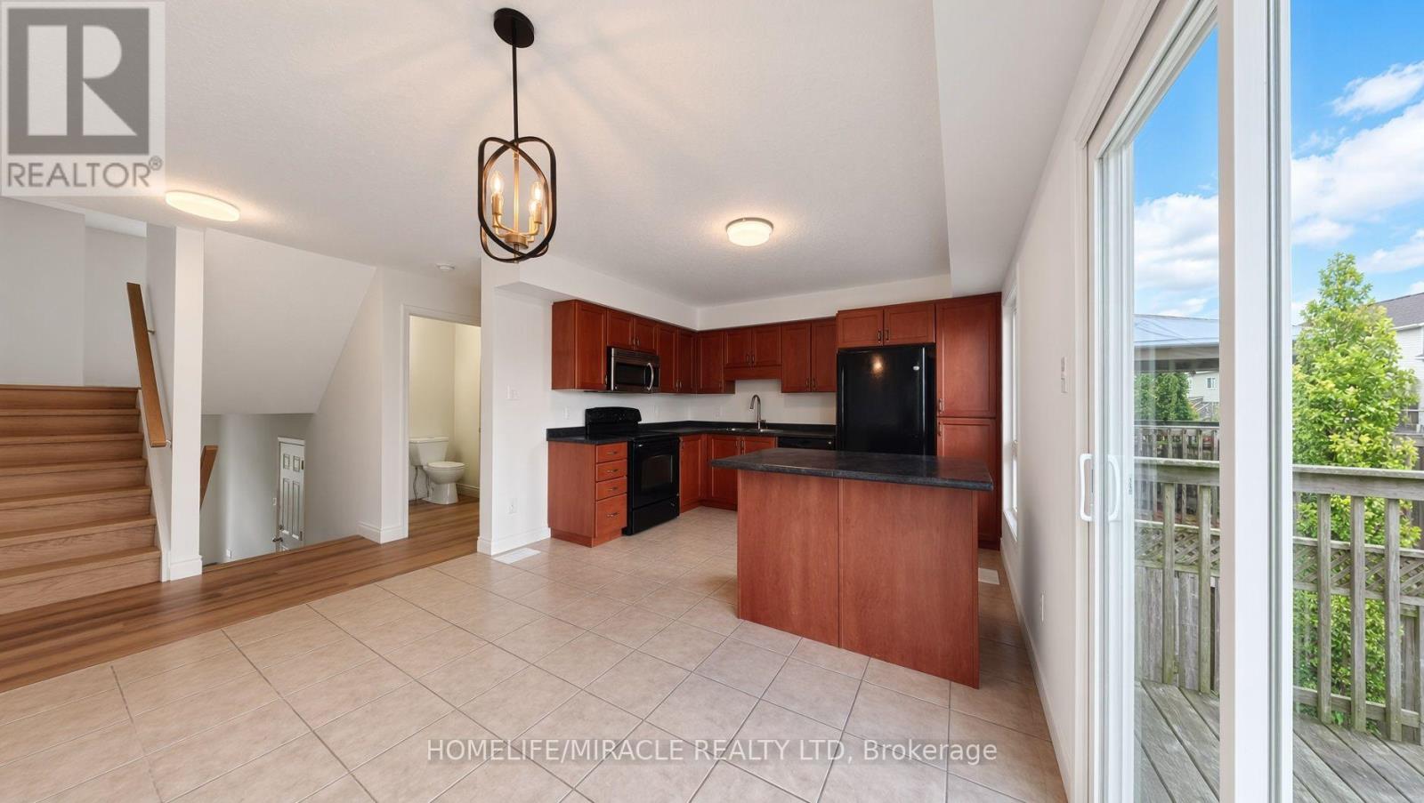 250 Parkvale Drive Property Photo 10