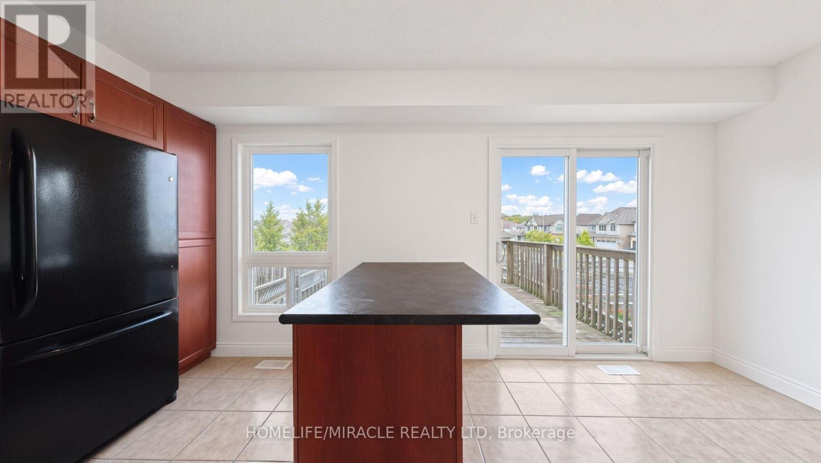 250 Parkvale Drive Property Photo 14
