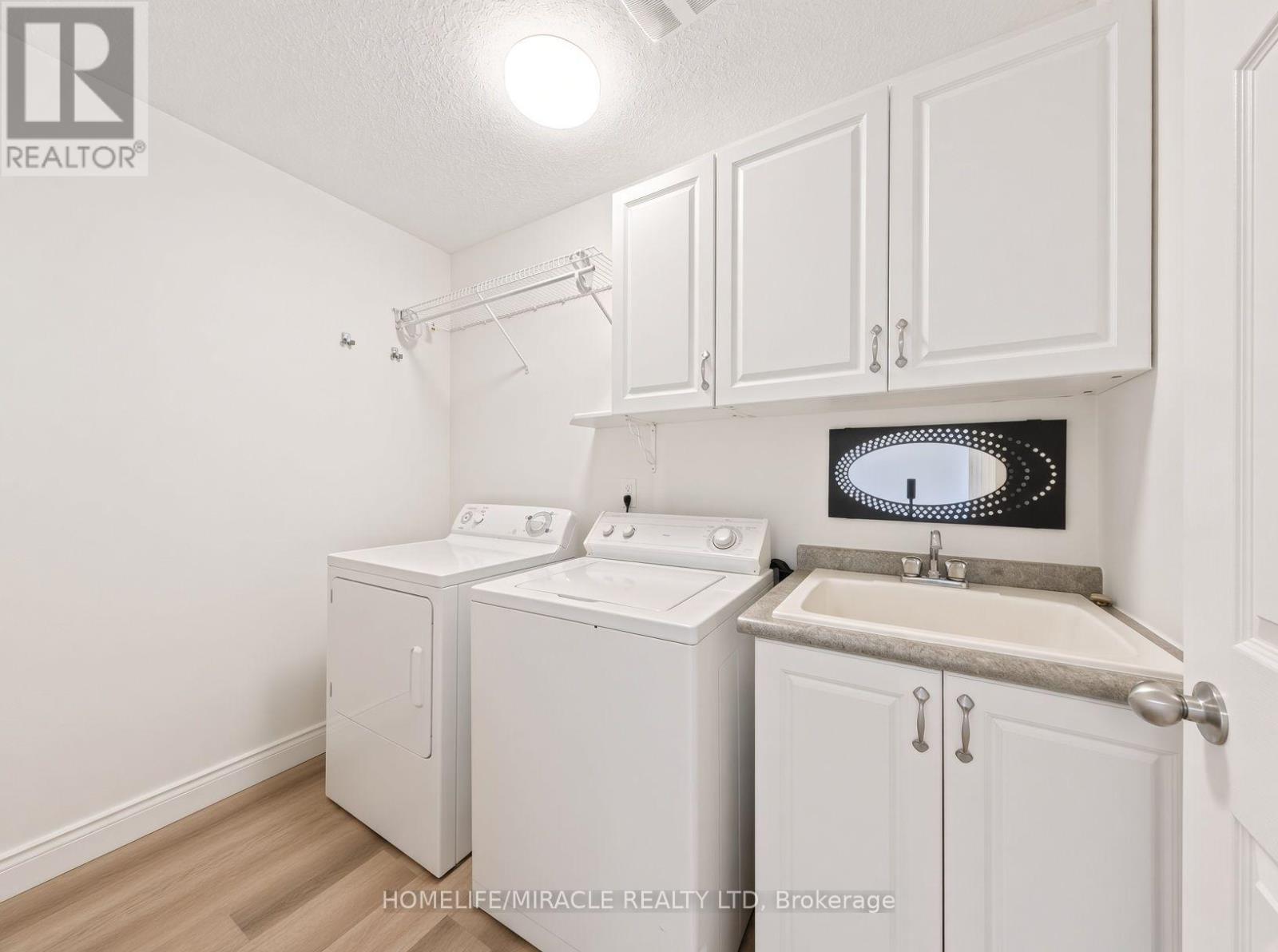 250 Parkvale Drive Property Photo 41