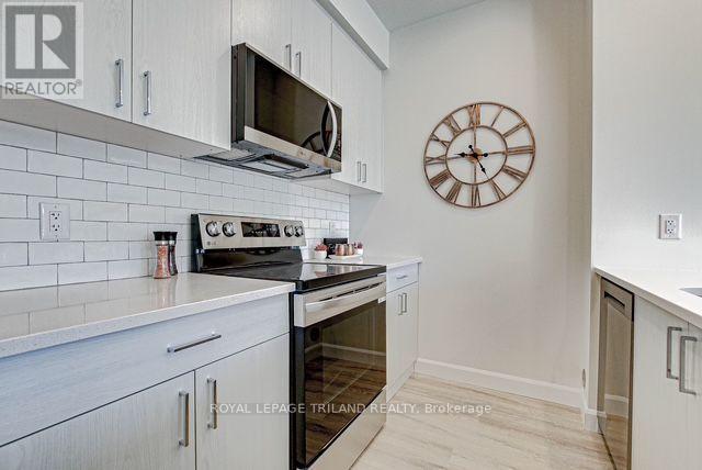 307 - 75 Walnut Street Property Photo 2